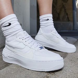 Nike Air Force 1 Platform W9.5